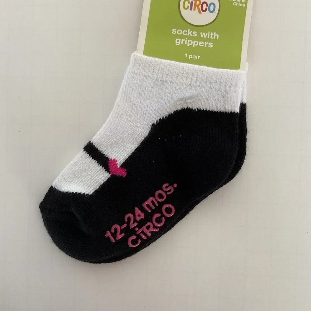 Circo Little girl SOCKS NWT 12-24 months